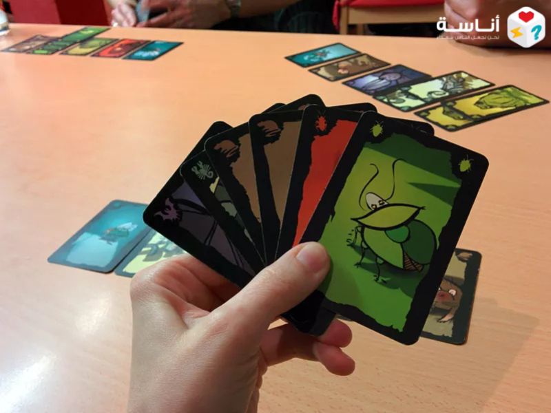 دليل لعبة Cockroach Poker الشامل: الفن الاستراتيجي للخداع المنظم