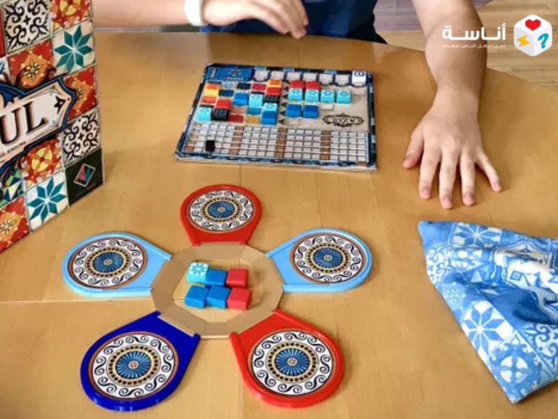 مراجعة لعبة Azul الشاملة: عبقرية التصميم وسحر الفسيفساء الأندلسية